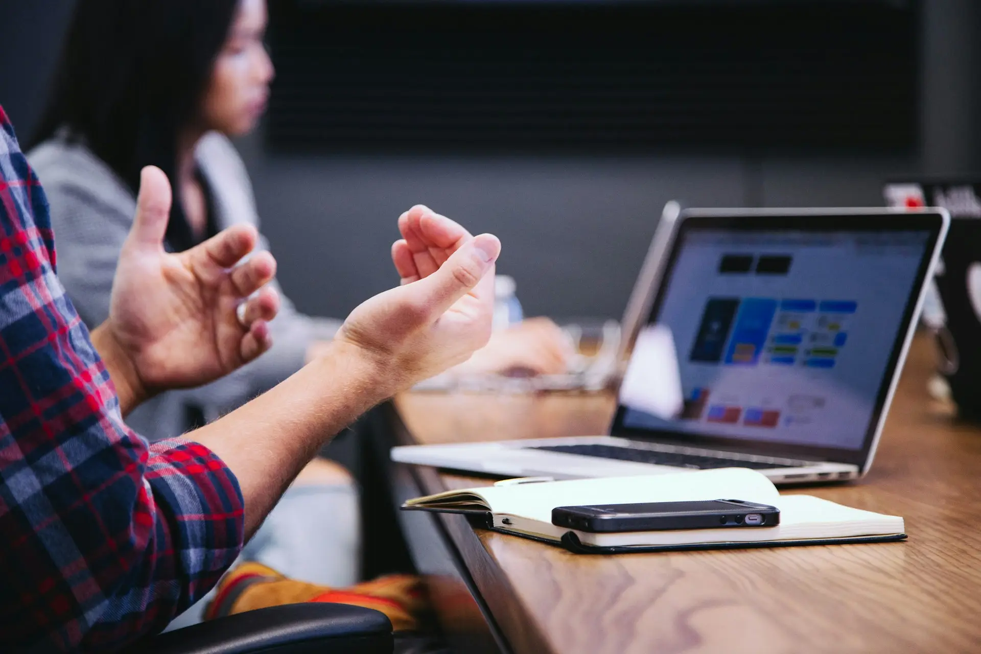 Meeting Minutes: What to Record, With a Template and Sample