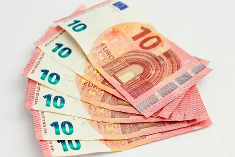 Geld zusammen