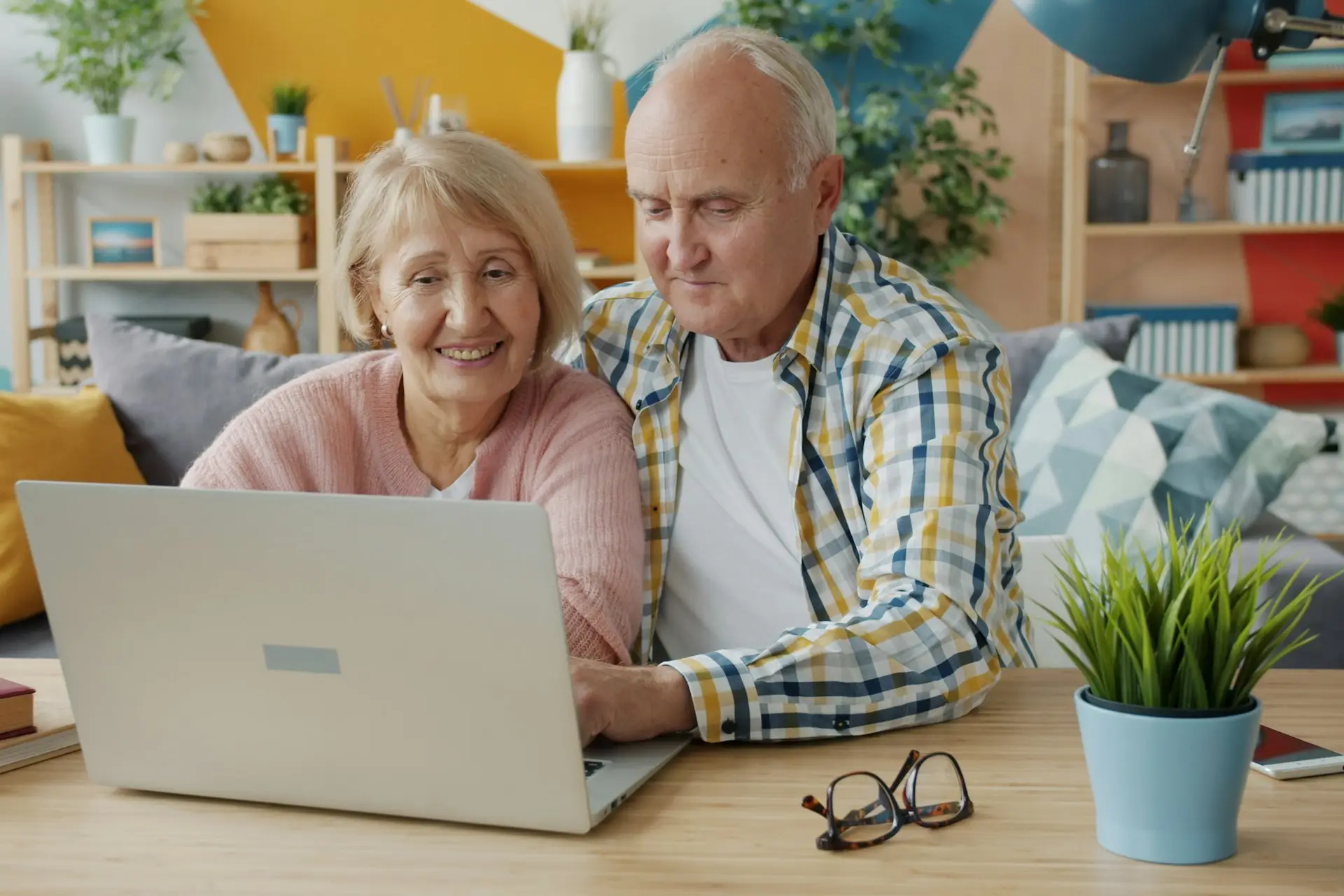 Donor Lifetime Value: How to Calculate and Increase It