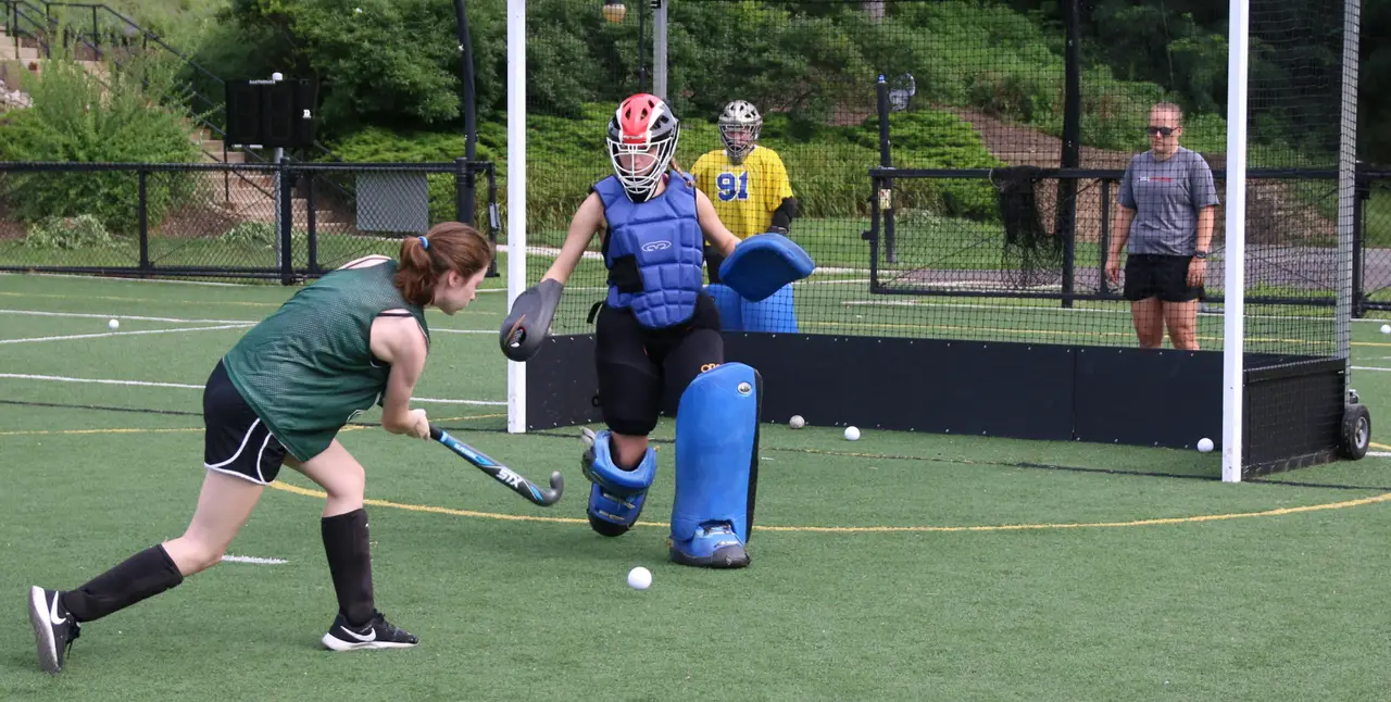 Hockeyspieler auf einem Feld