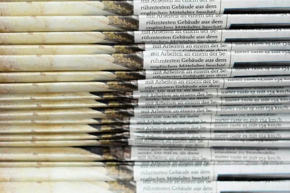 Stapel gefalteter Zeitungen